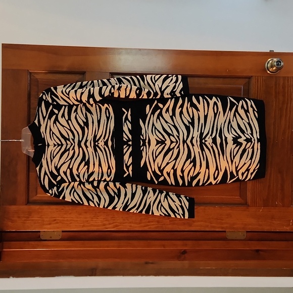 Tiger stretch sweater dress - Picture 2 of 6
